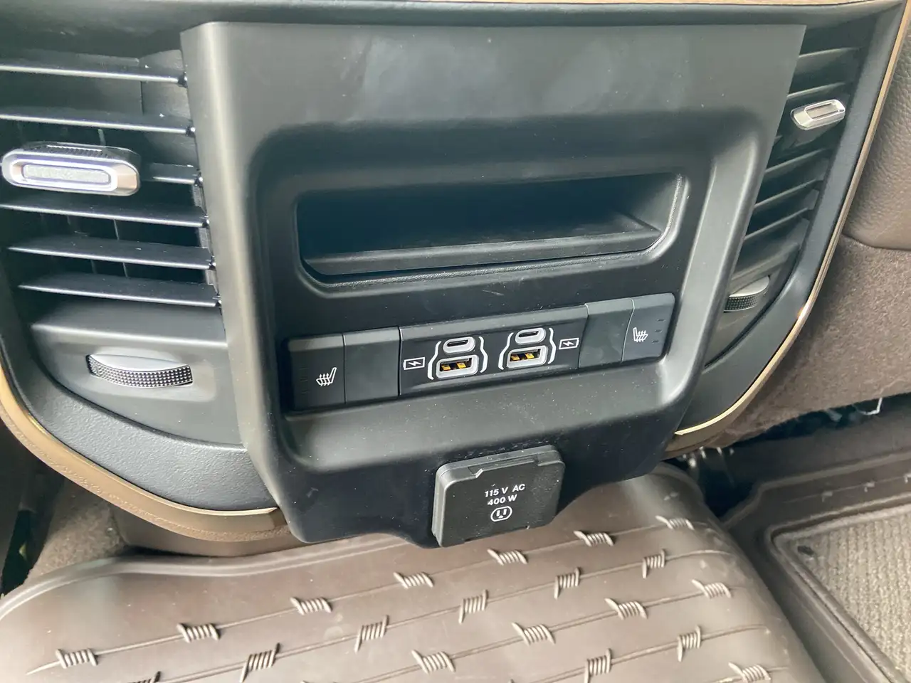RAM 3500 снимка RAM 3500