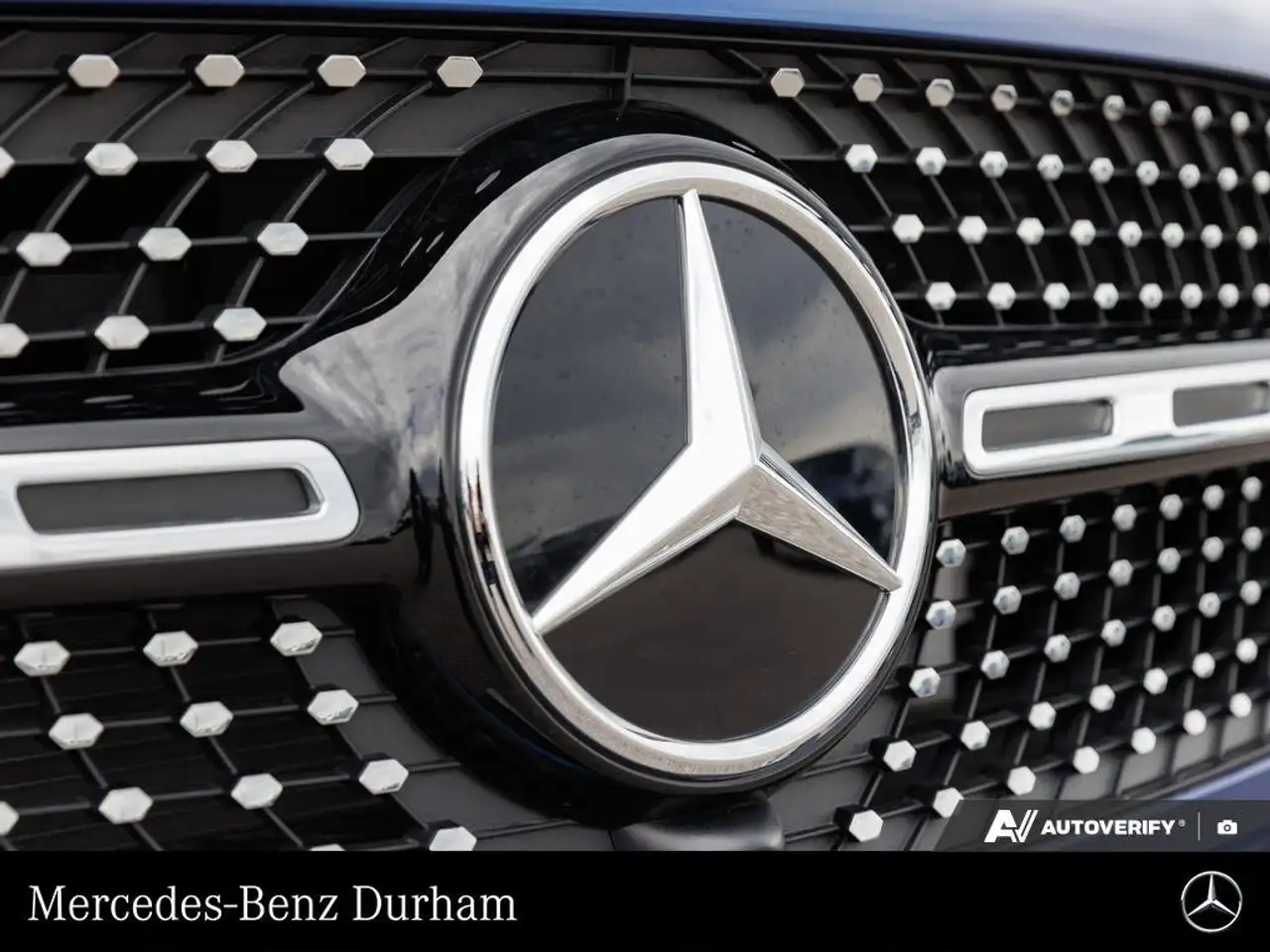 Mercedes-Benz GLB снимка Mercedes-Benz GLB