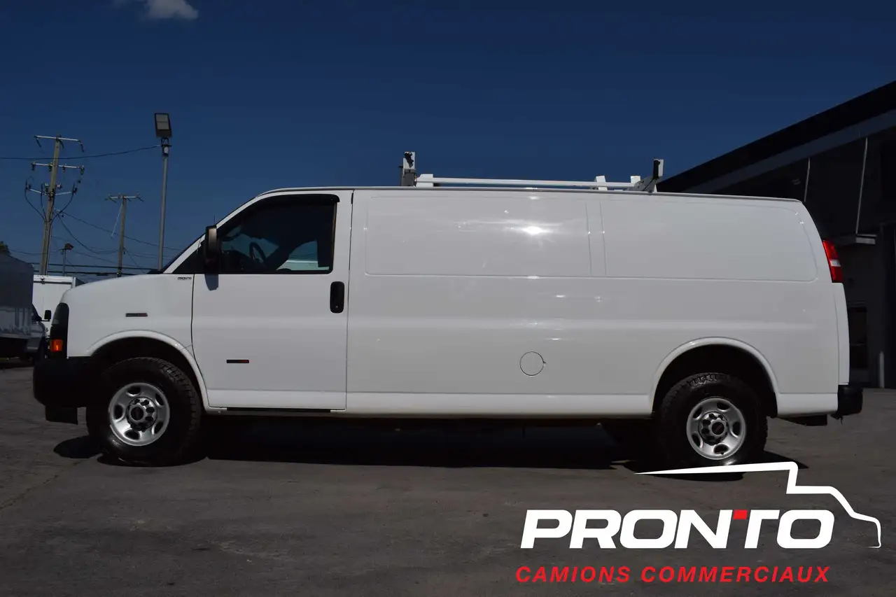 GMC Savana снимка GMC Savana