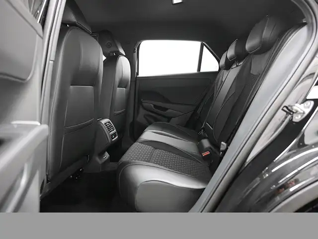 Volkswagen T-Roc view 12