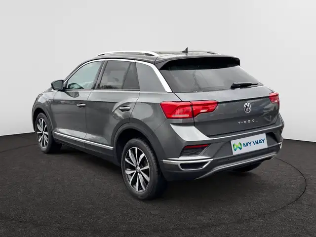 Volkswagen T-Roc view 2