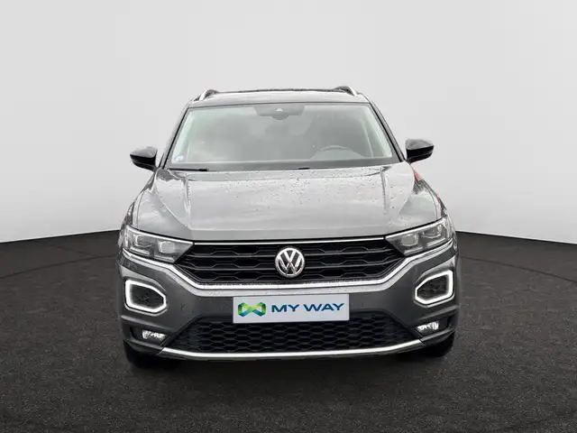 Volkswagen T-Roc view 3