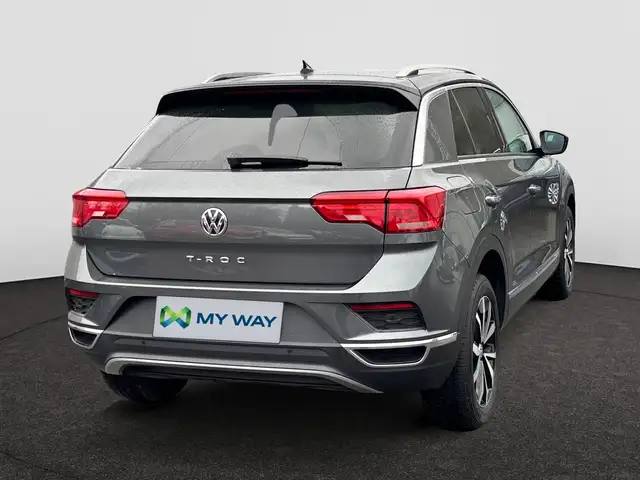 Volkswagen T-Roc view 5