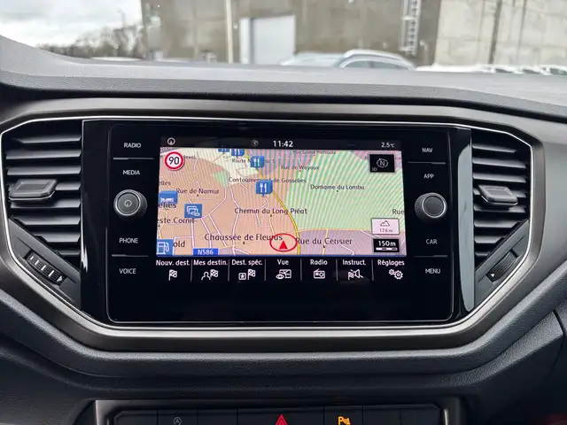 Volkswagen T-Roc view 15