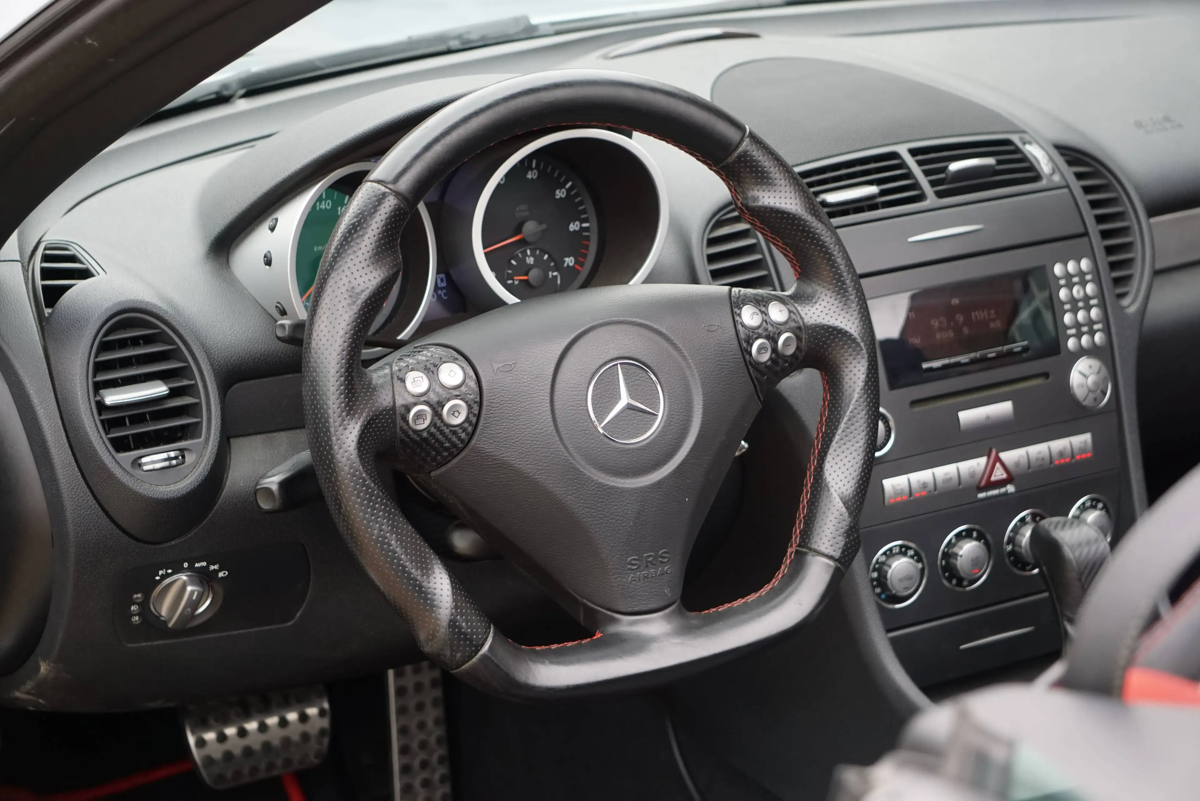 Mercedes-Benz SLK 200 Kompressor Sport Edition LORINSOR / AUTO / BI-XENON / PDC / CLIM / CHAUFFE NUQUE — photo 13