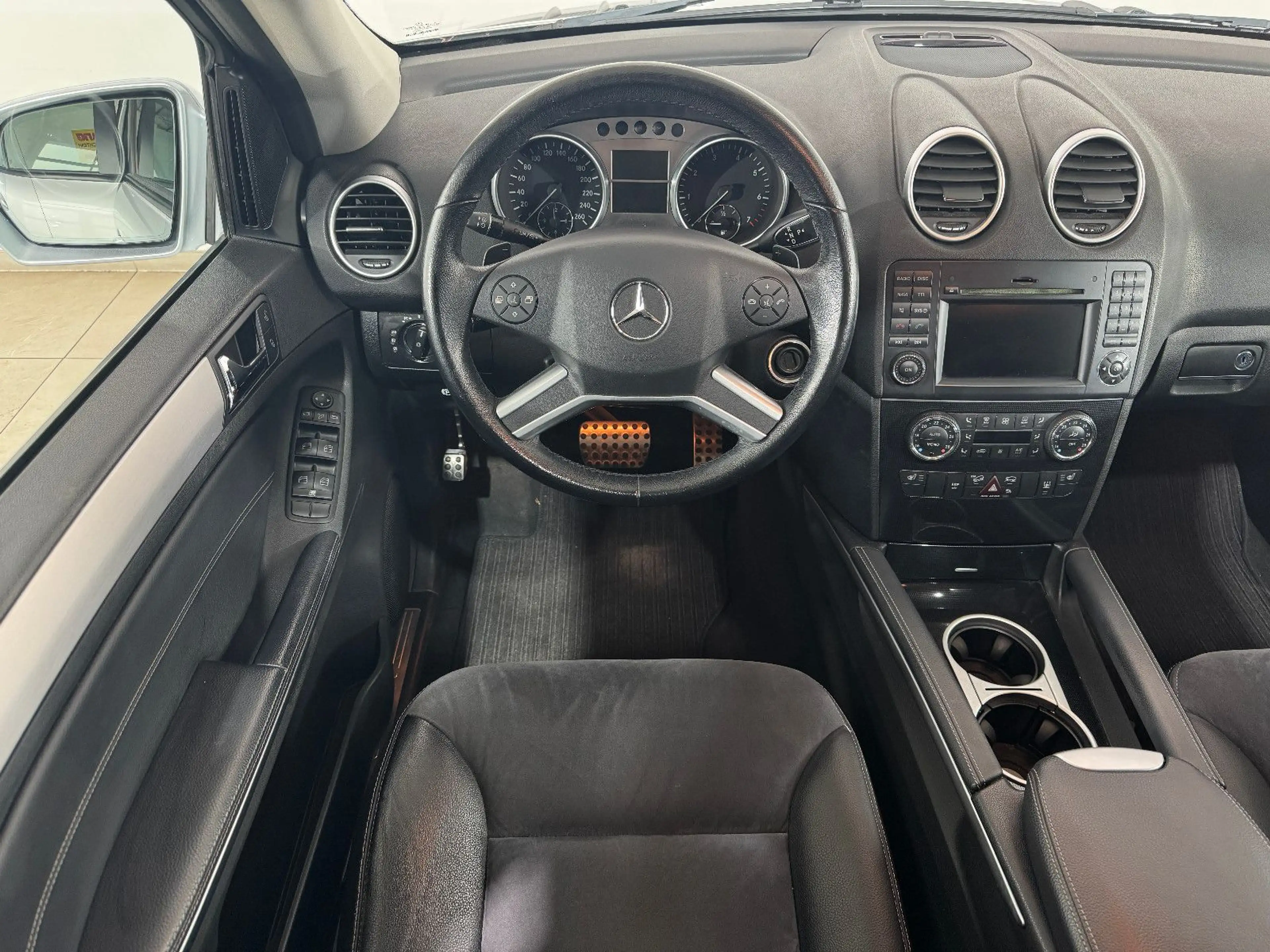 Mercedes-Benz ML 350 *2.HAND+SCHIEBEDACH+20"ALLWETTER+STANDHEIZ — photo 10