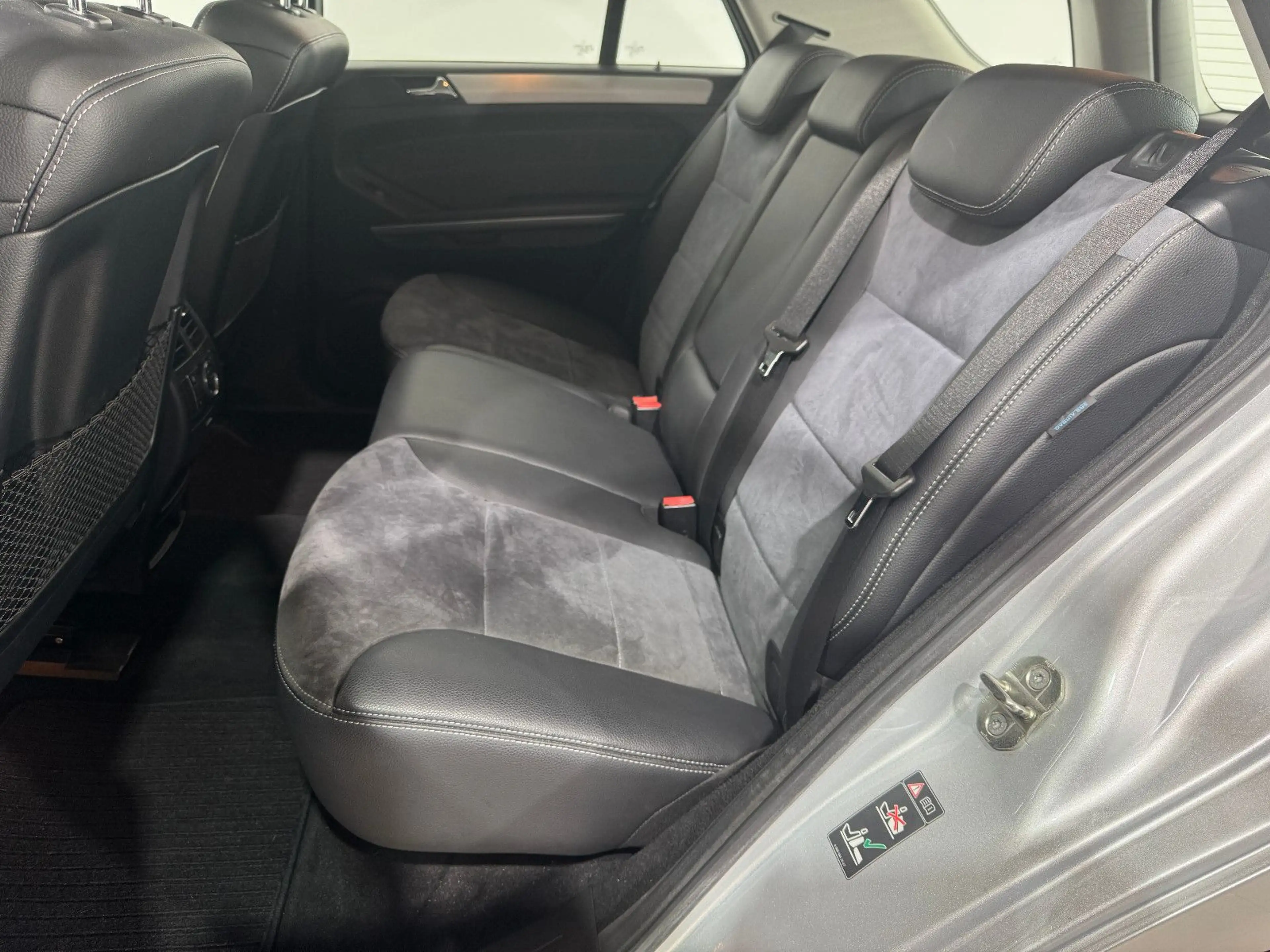 Mercedes-Benz ML 350 *2.HAND+SCHIEBEDACH+20"ALLWETTER+STANDHEIZ — photo 12
