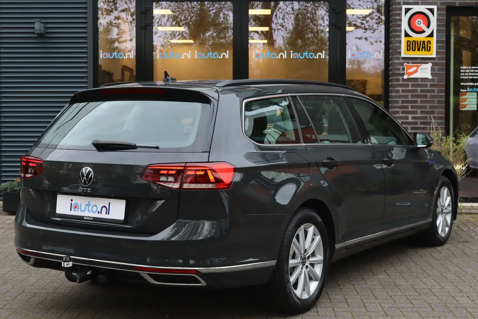 Volkswagen Passat Variant 1.4 TSI PHEV 160kW GTE LED/ACC/Navi/App-Connect/17 Grijs - 2