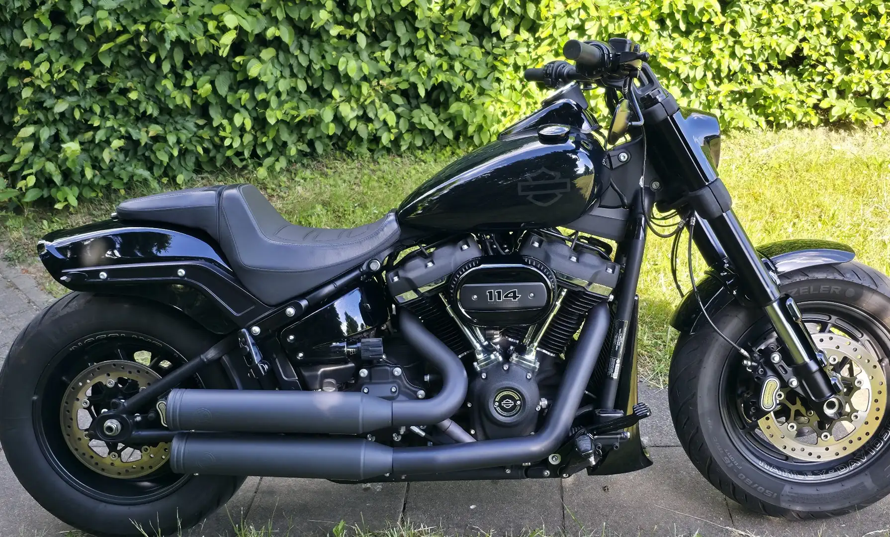 Harley-Davidson Fat Bob 114 Softail FXFBS Kesstech Metzeler Černá - 2