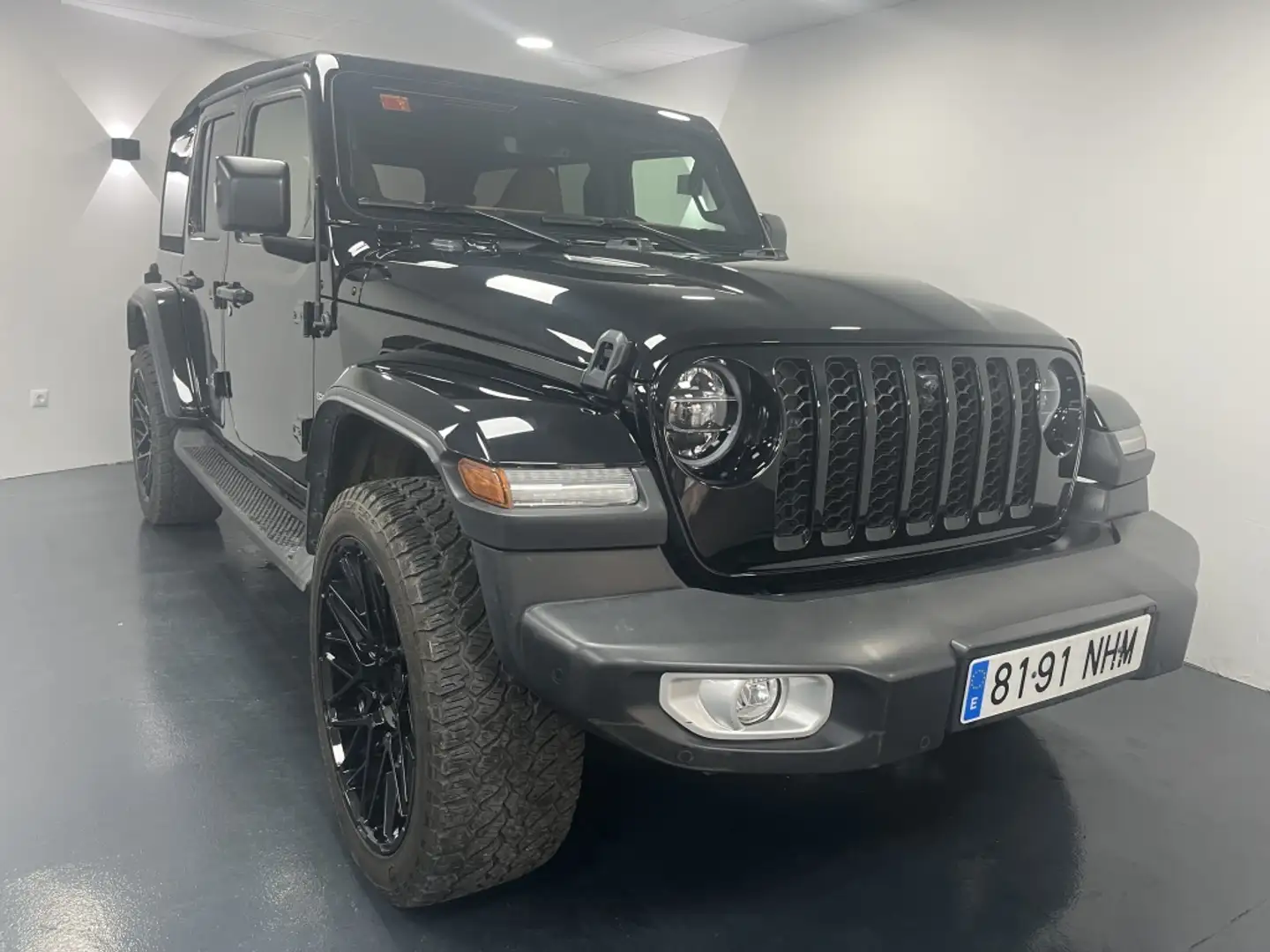 Jeep Wrangler Unlimited 2.0 4xe Sahara 8ATX 280KW Negro - 1