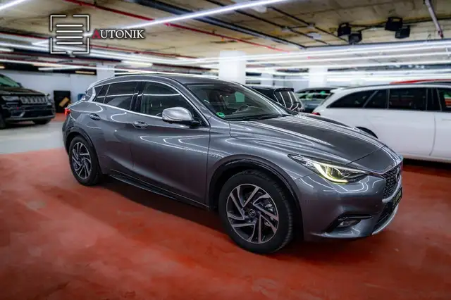 Infiniti Q30 2.2d Premium Tech 7DCT AWD