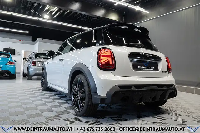 Mini Cooper view 10
