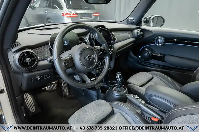 Mini Cooper view 11