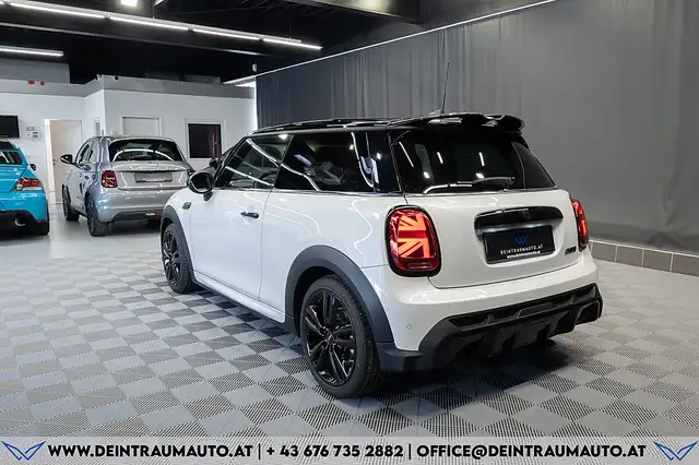 Mini Cooper view 7
