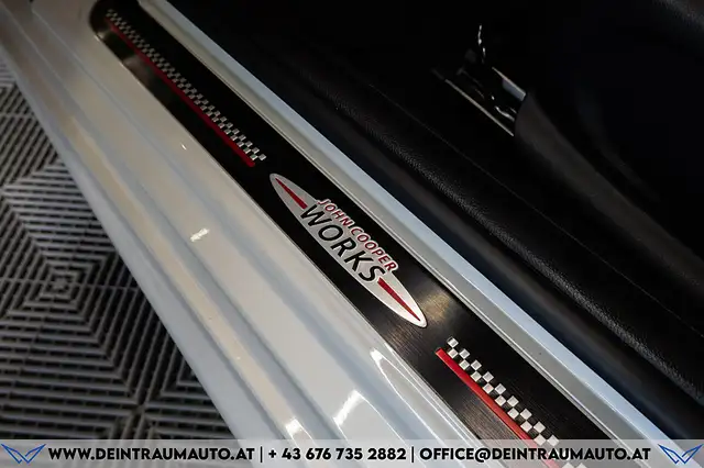 Mini Cooper view 13