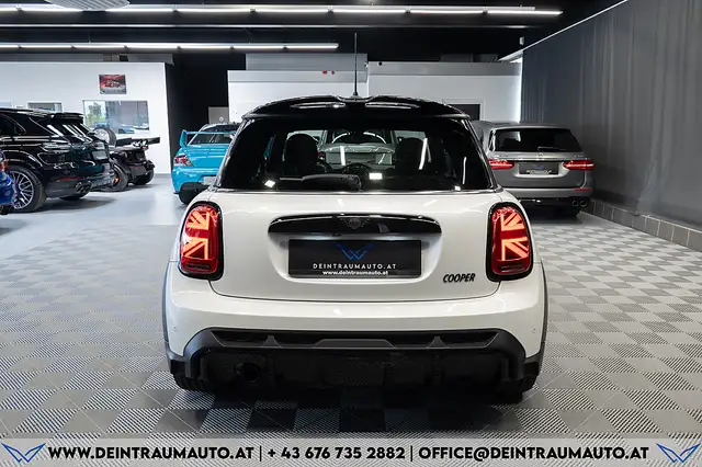 Mini Cooper view 9
