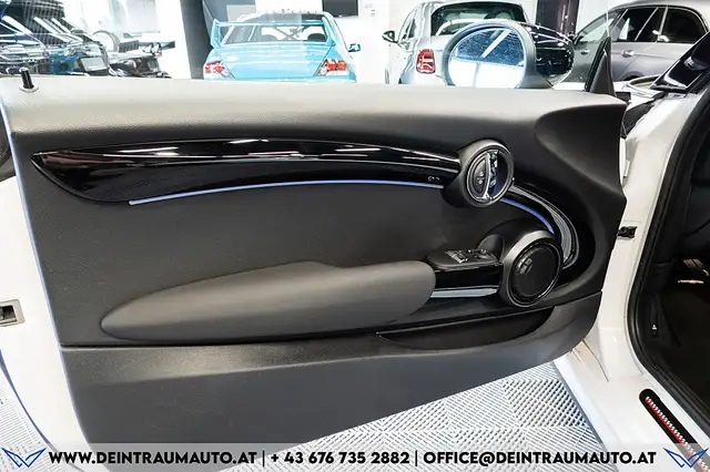 Mini Cooper view 12