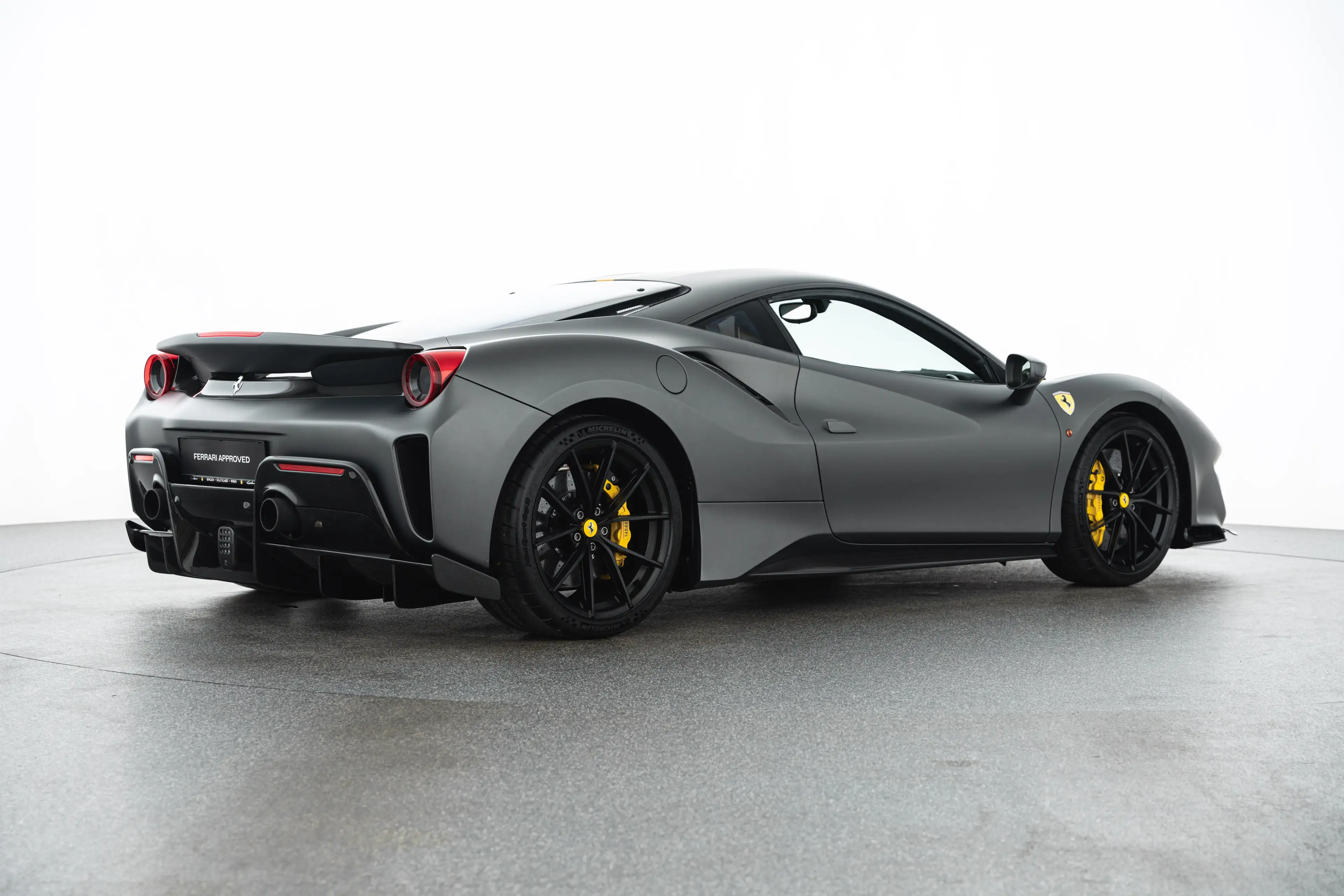 Ferrari 488 488 Pista — photo 5