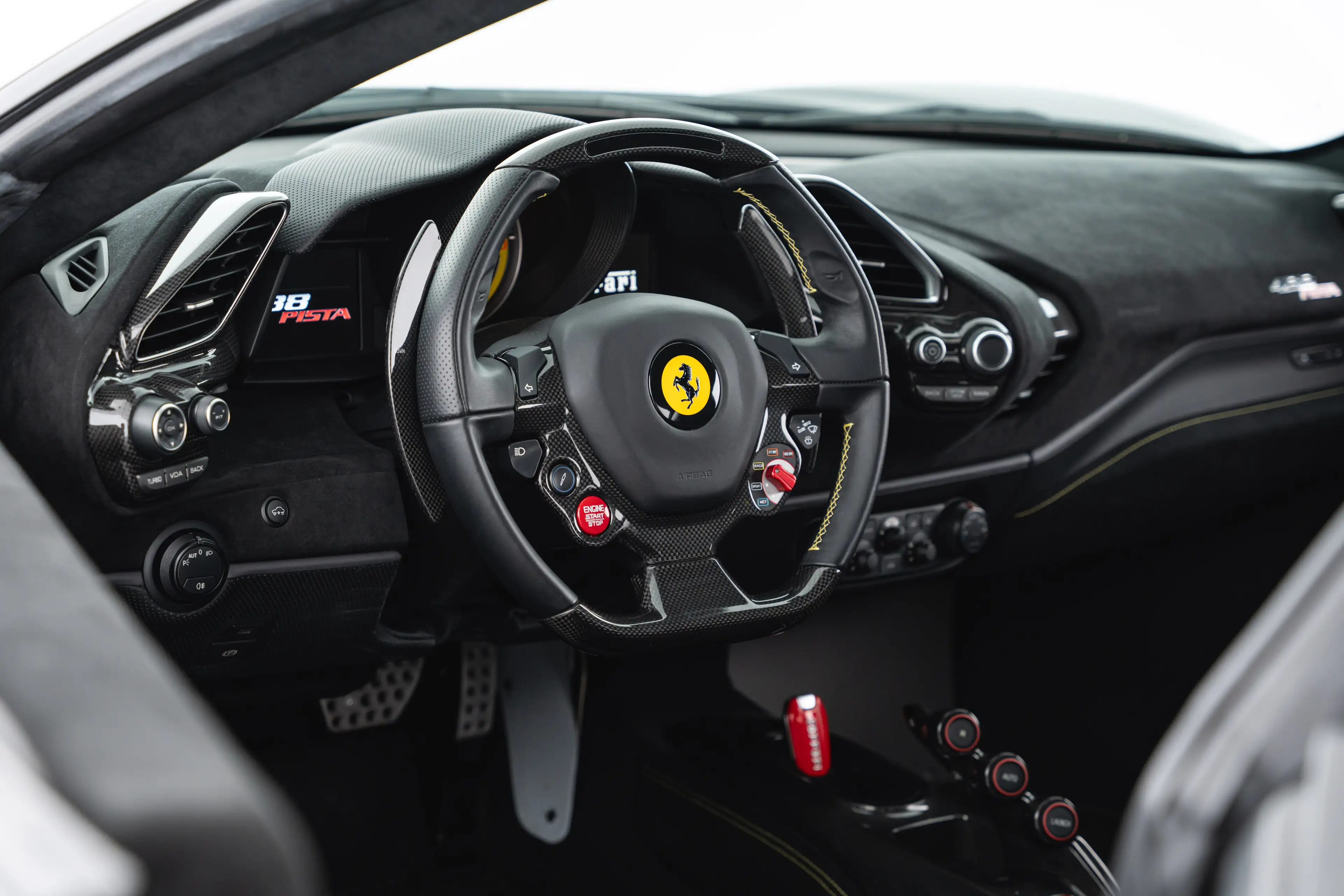 Ferrari 488 488 Pista — photo 15