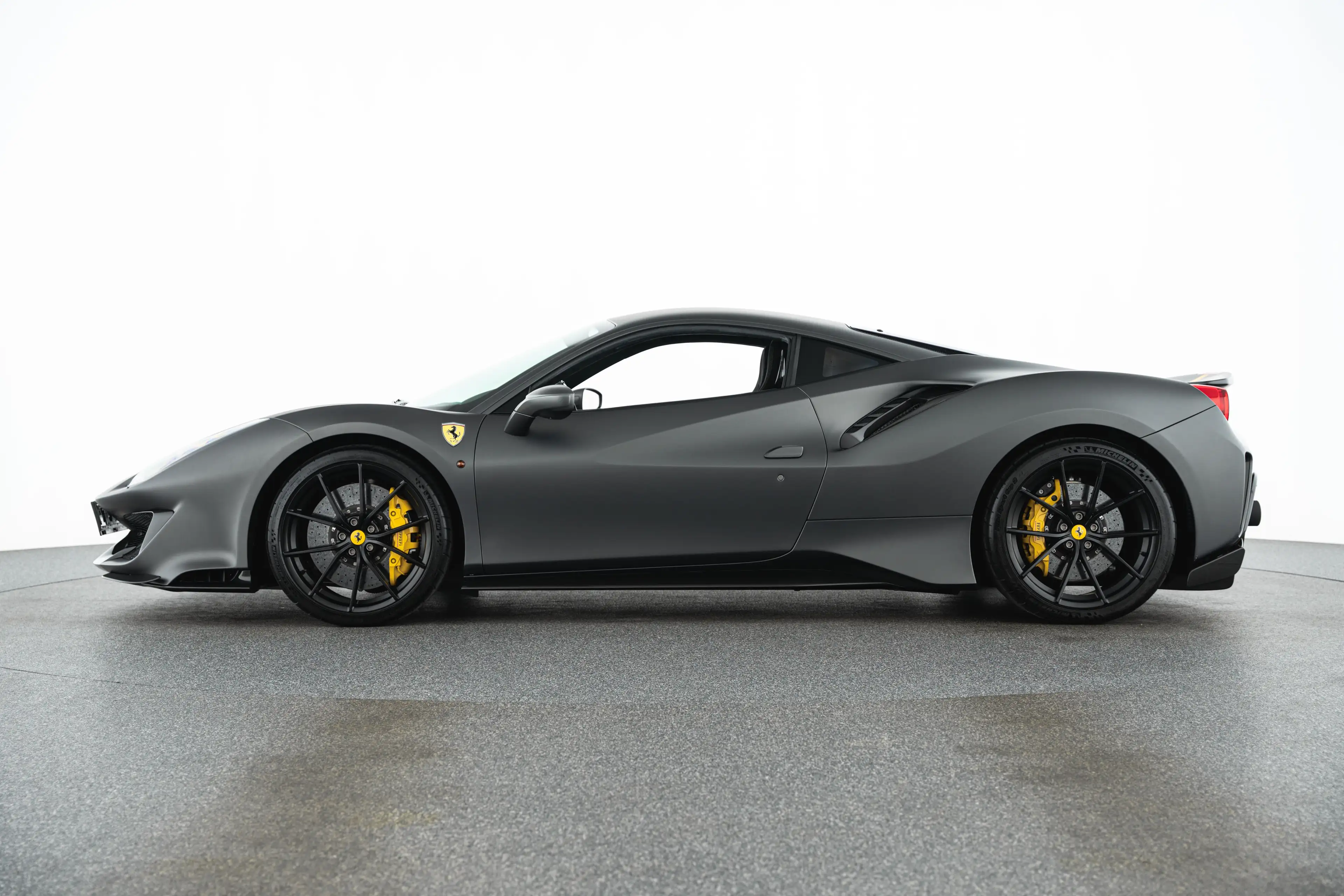 Ferrari 488 488 Pista — photo 8