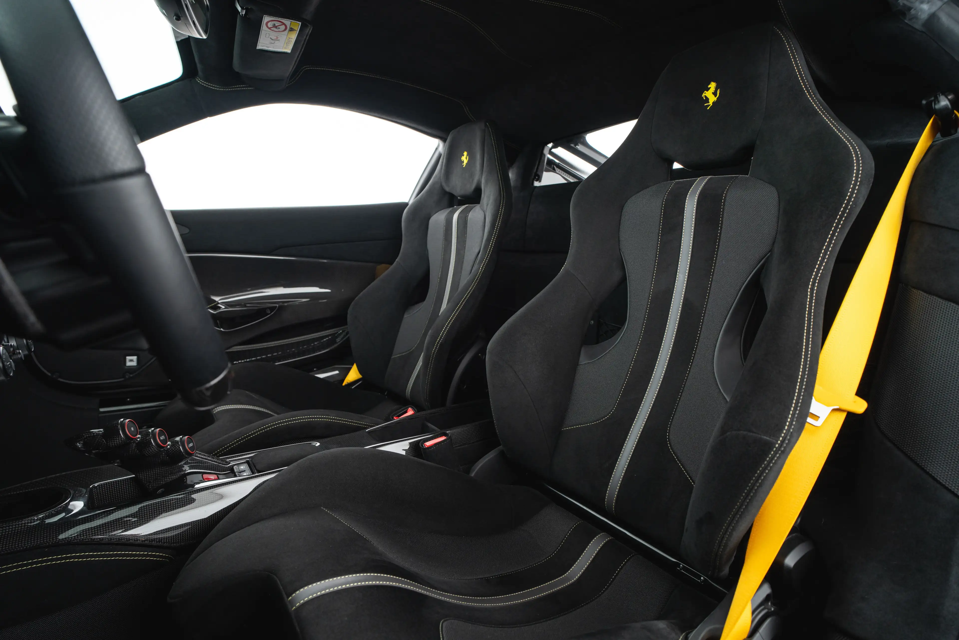Ferrari 488 488 Pista — photo 11