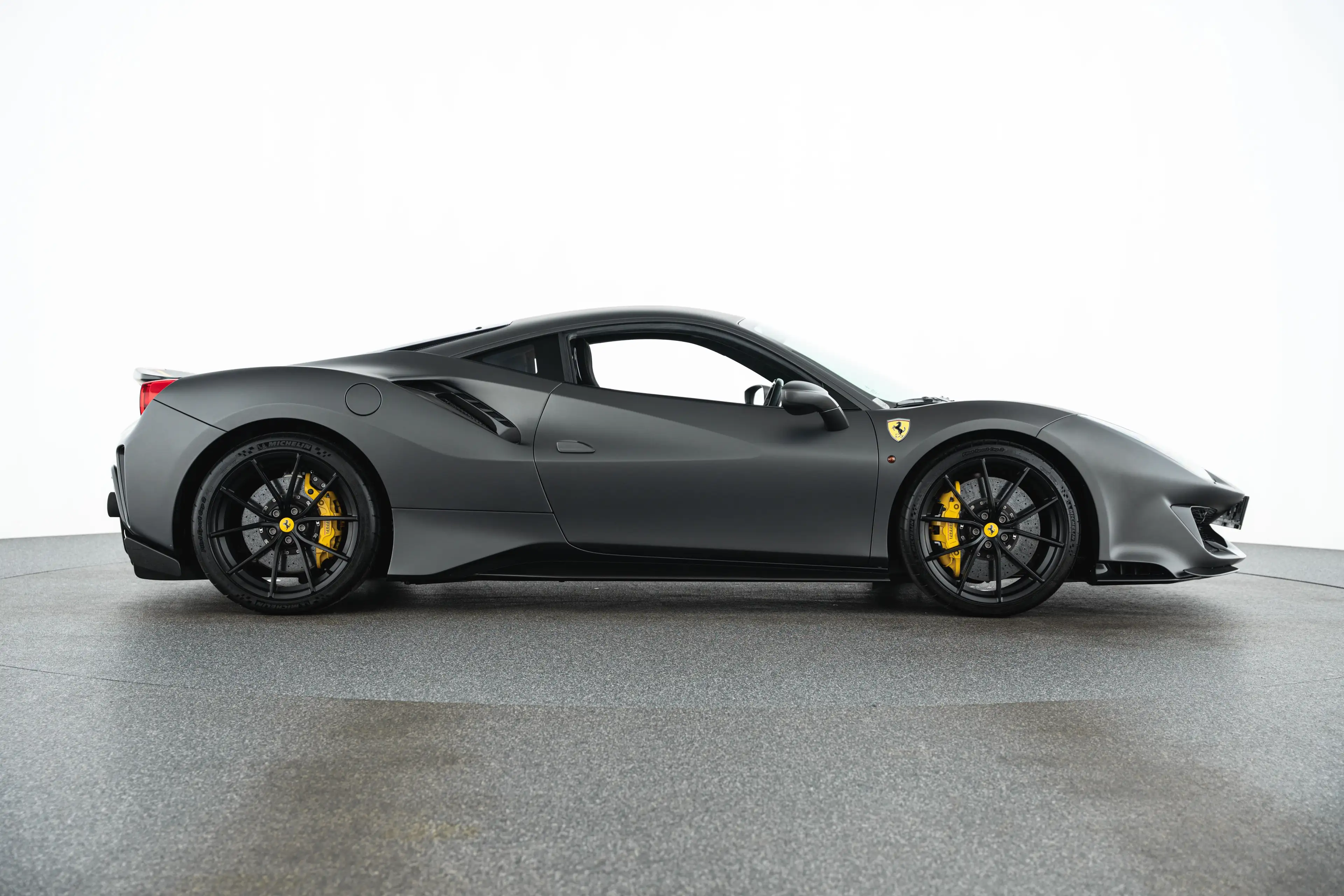 Ferrari 488 488 Pista — photo 4