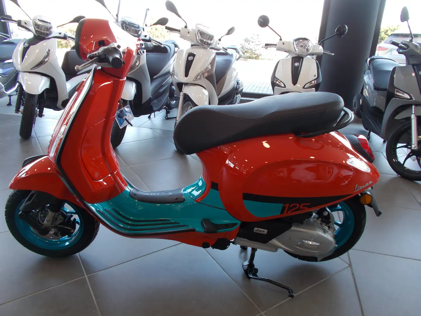 Vespa Primavera 125 Color Vibe (2023) Arancione - 2