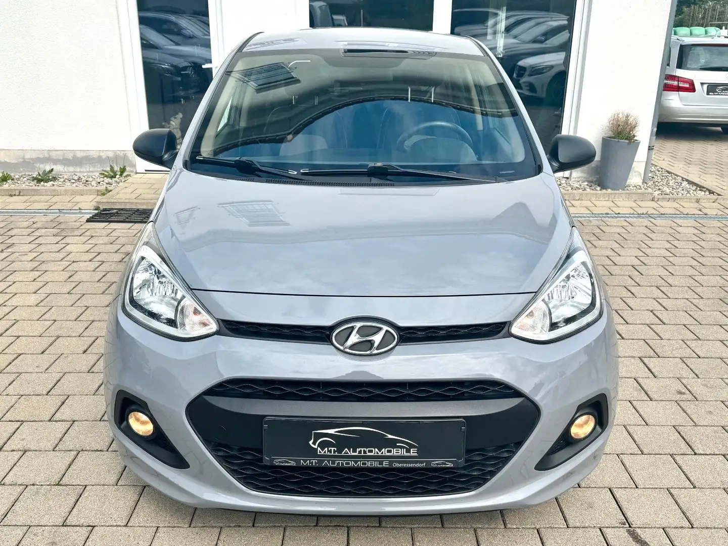 Hyundai i10 Classic*KLIMA*RADIO*BREMSEN u. SERVICE-NEU!* Gris - 2