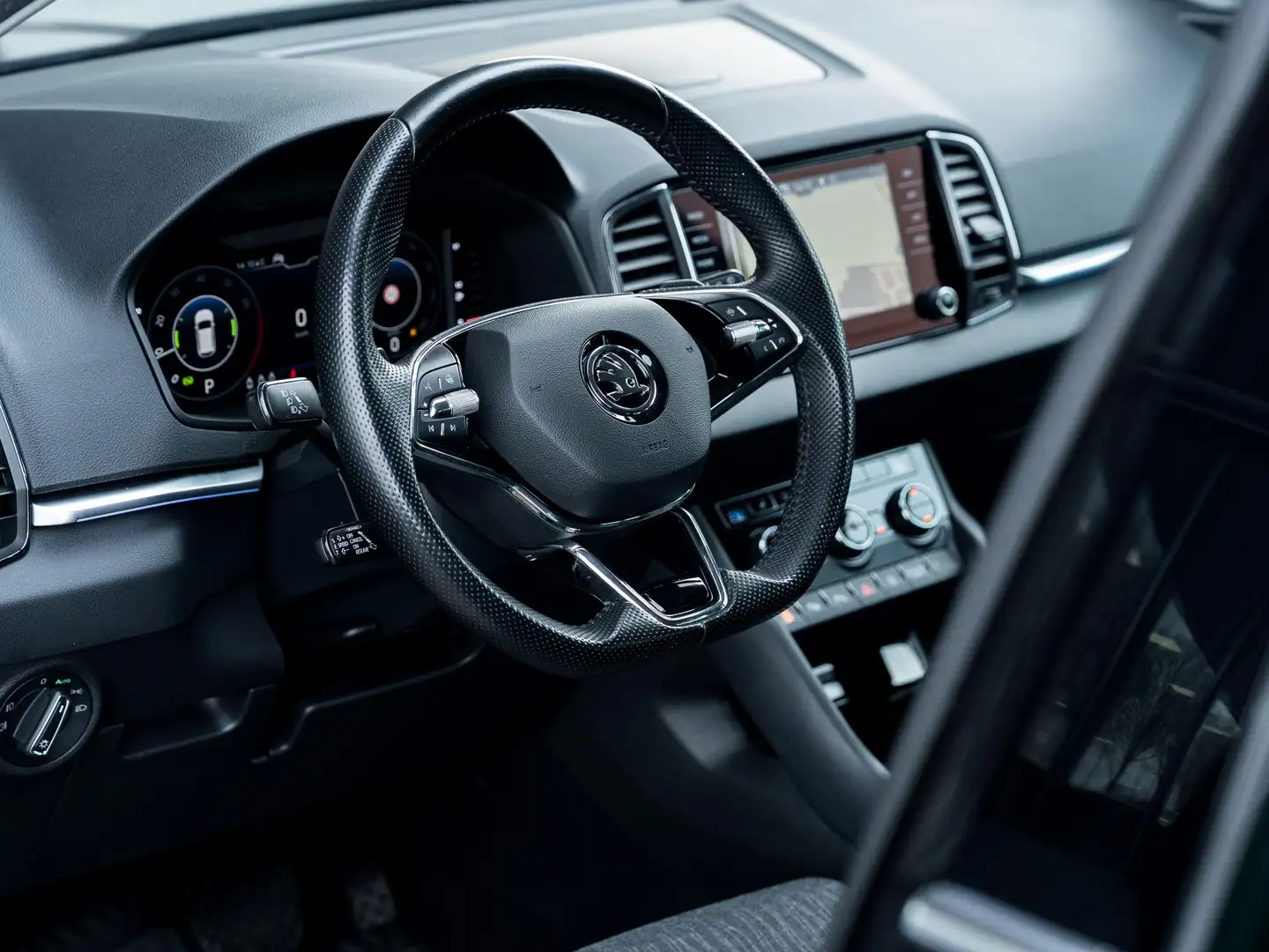 Skoda Karoq 1.5 TSI ACT Sportline Business | LED Koplampen | A Noir - 2