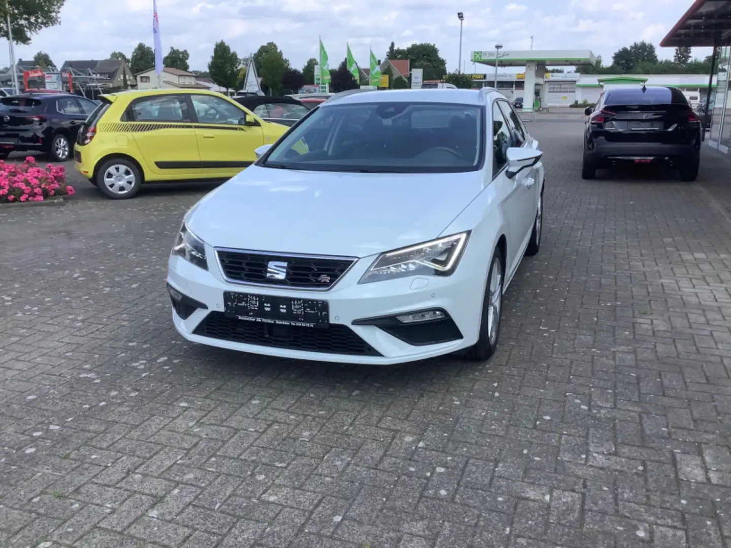 SEAT Leon ST FR Black Matt Edition 1,5 DSG Kamera Nav Weiß - 1