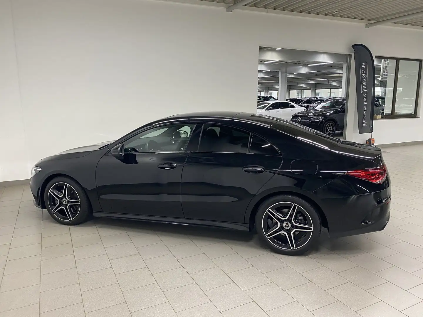 Mercedes-Benz CLA 220 d AMG+NIGHT+PANO+DISTR+AHK+KAM+AMBI+18" Schwarz - 2