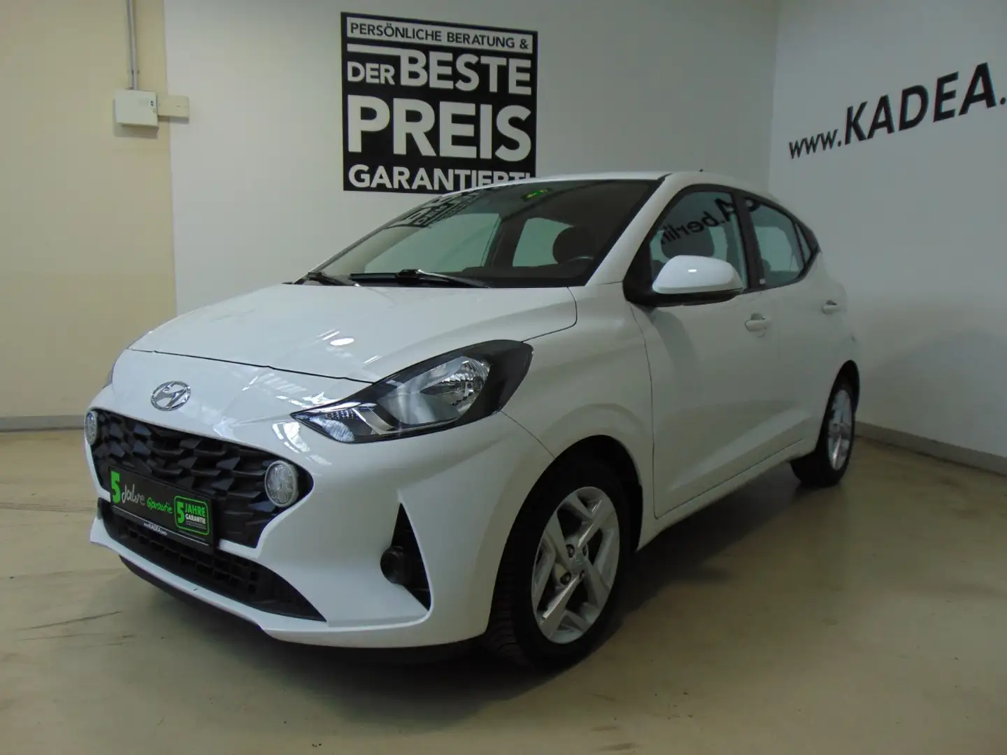 Hyundai i10 1.0 AUTOMATIK,Lenk+Sitzheizung,Parksensor Weiß - 2