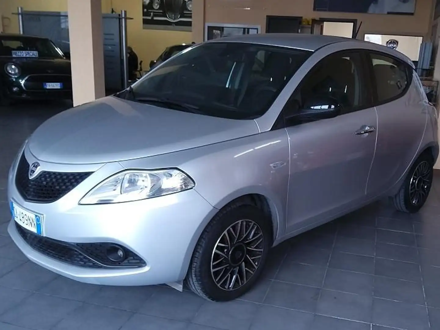 Lancia Ypsilon Ypsilon III 2015 1.2 Gold s - 2