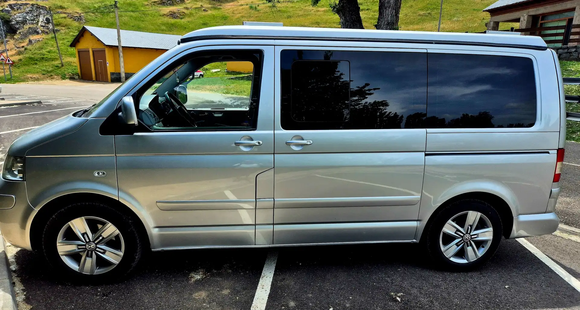 Volkswagen T5 Multivan Plateado - 2