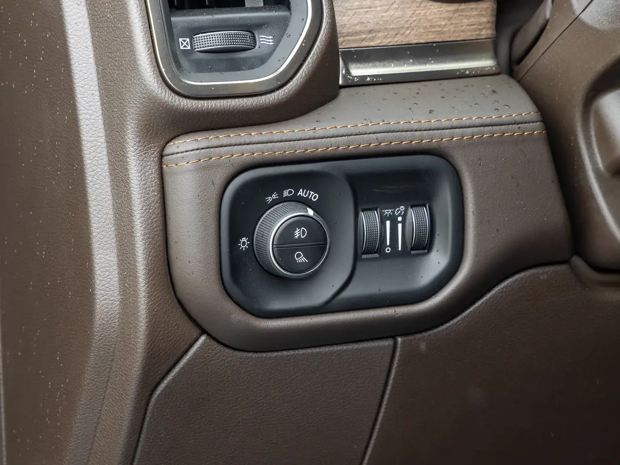 RAM 3500 снимка RAM 3500