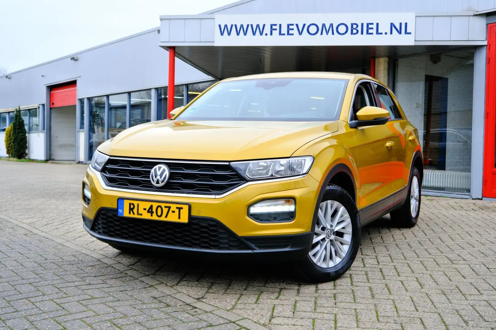 Volkswagen T-Roc 1.0 TSI Airco|LMV|PDC Jaune - 1