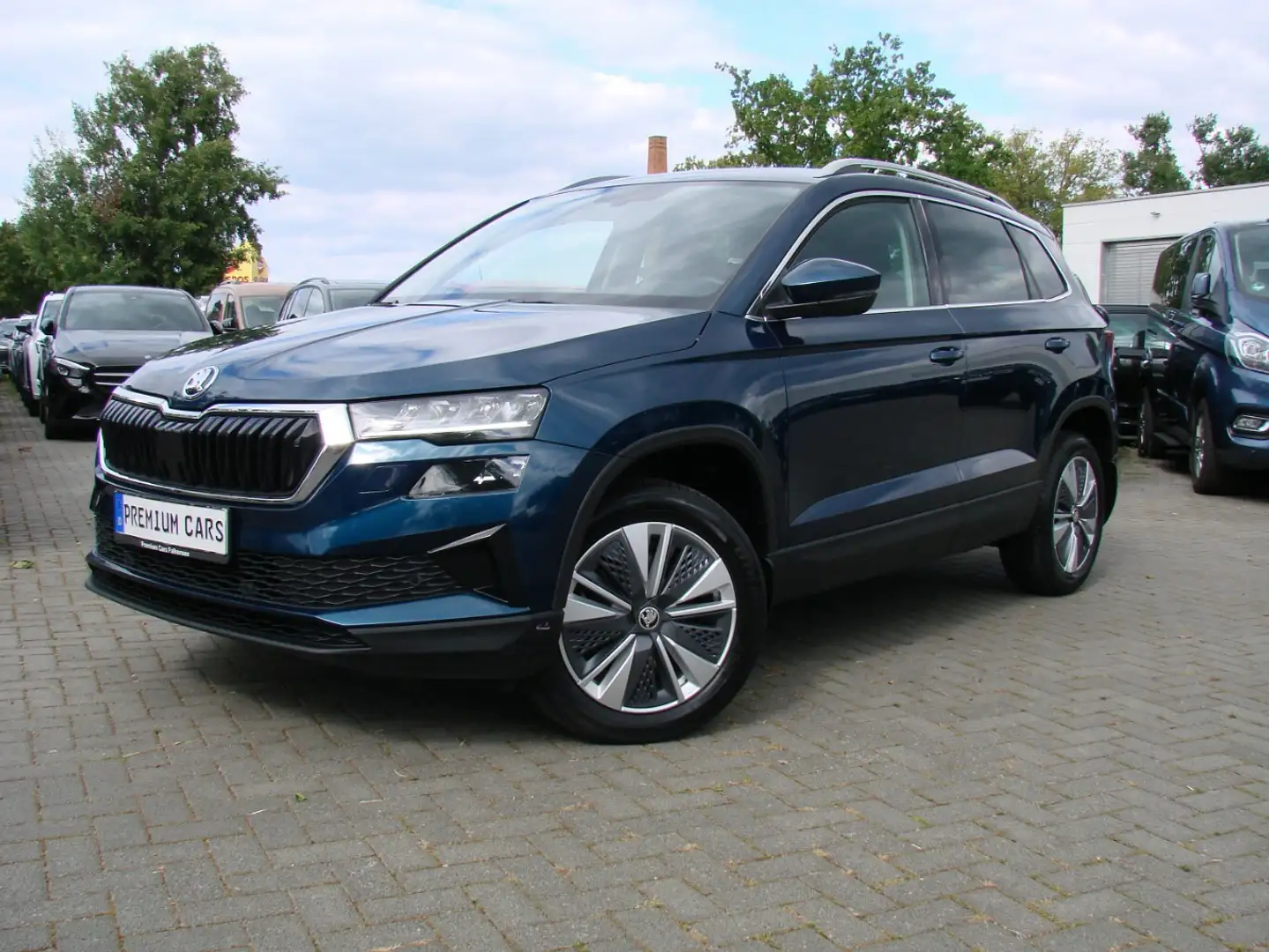 Skoda Karoq 1.5TSi Style ACC Navi Kamera AHK Blau - 2