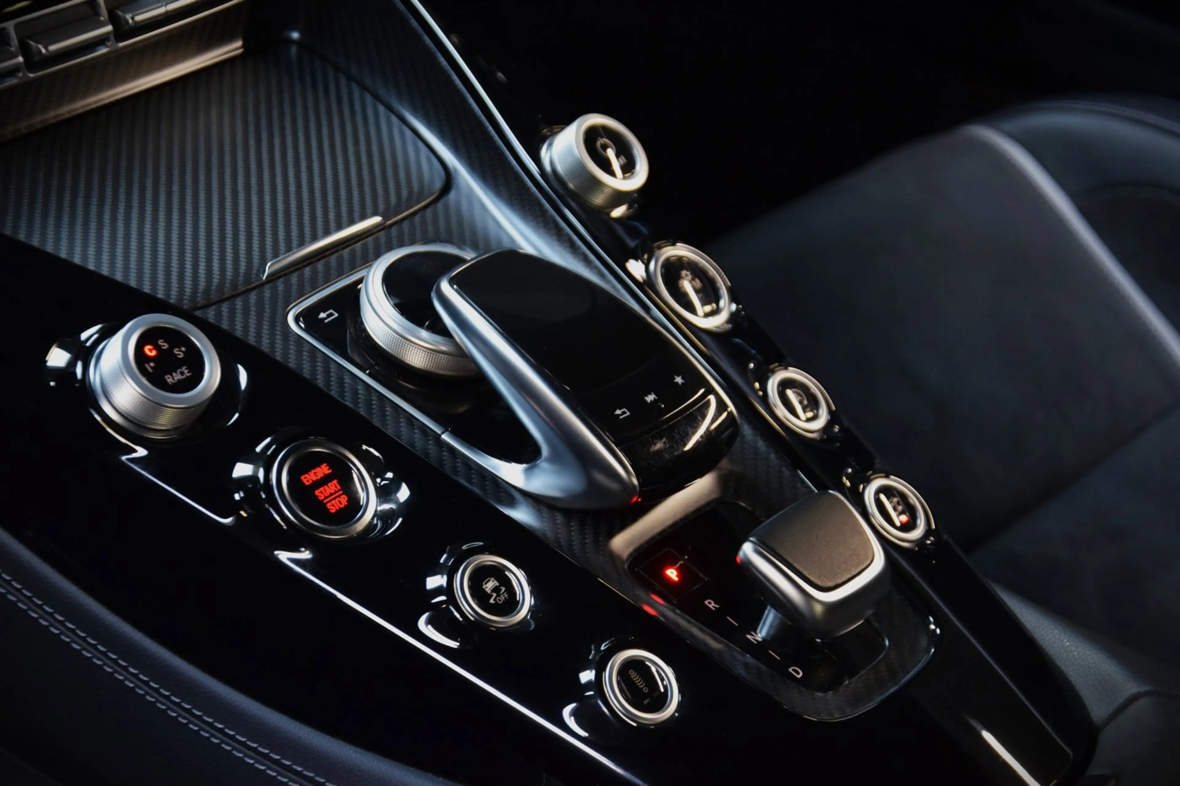 Mercedes-Benz AMG GT 4.0 R V8 Keramisch|Navi|Leder|585pk!!|Dealer onder — photo 22