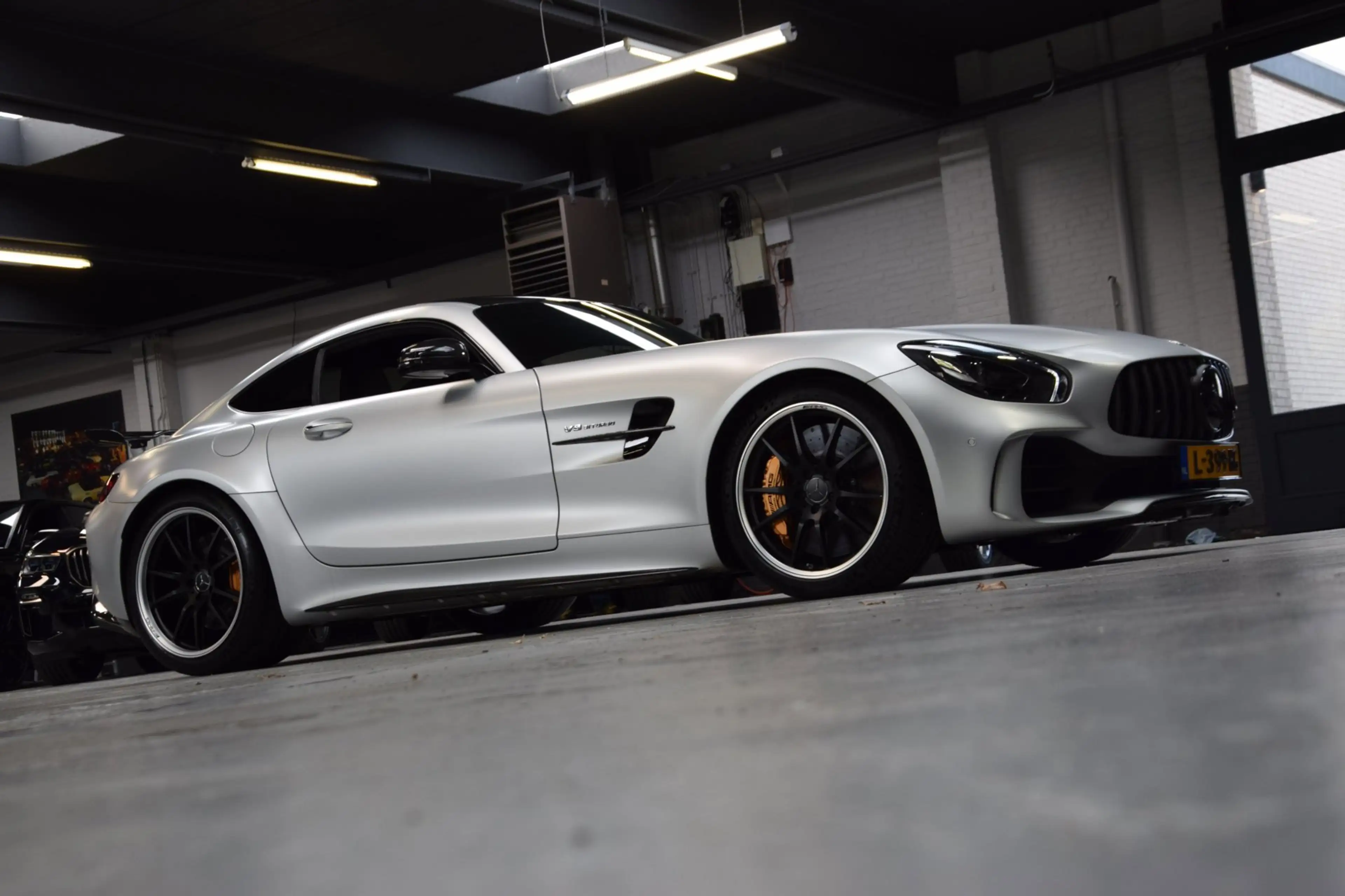 Mercedes-Benz AMG GT 4.0 R V8 Keramisch|Navi|Leder|585pk!!|Dealer onder — photo 27