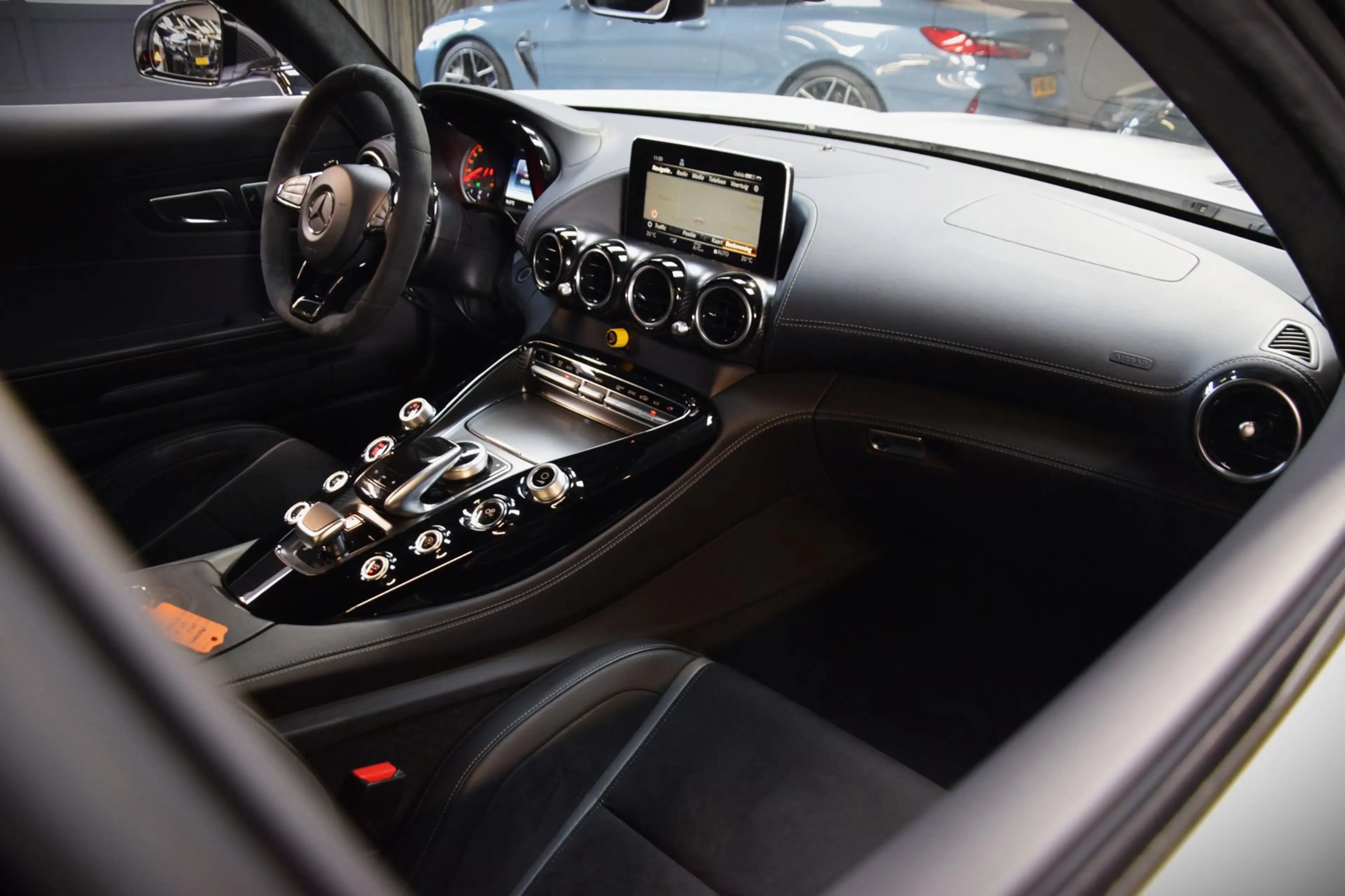 Mercedes-Benz AMG GT 4.0 R V8 Keramisch|Navi|Leder|585pk!!|Dealer onder — photo 17