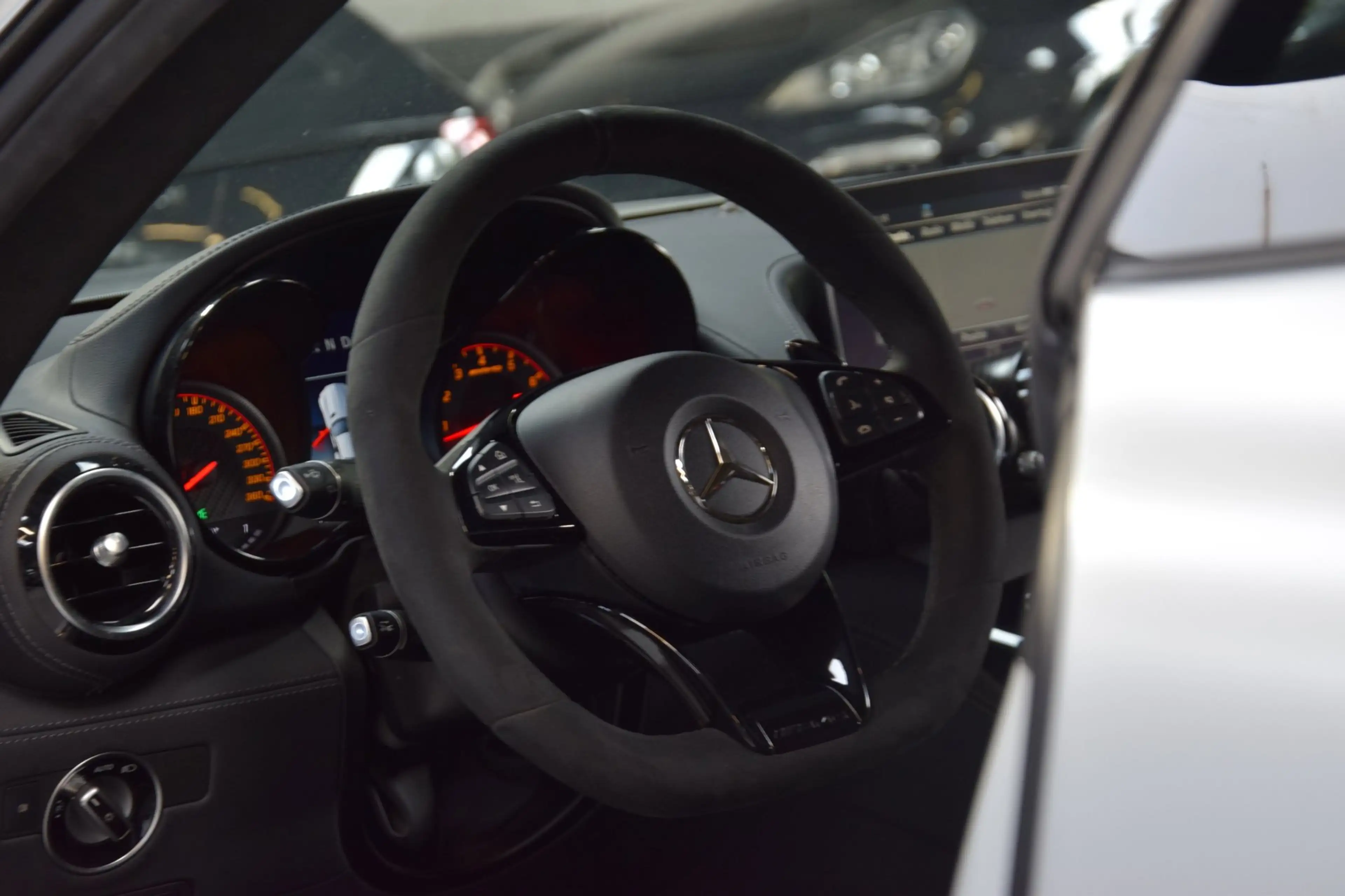 Mercedes-Benz AMG GT 4.0 R V8 Keramisch|Navi|Leder|585pk!!|Dealer onder — photo 9