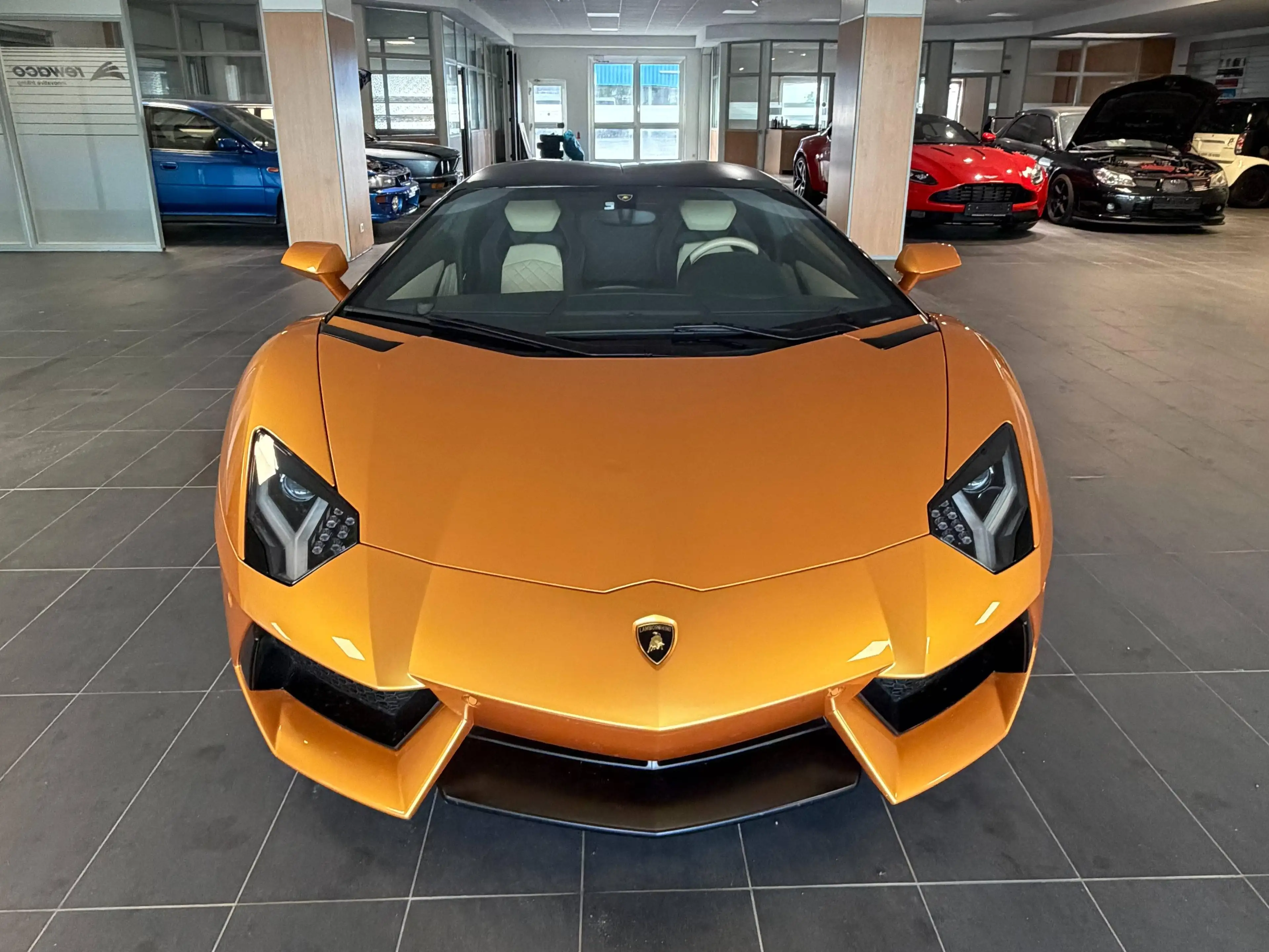 Lamborghini Aventador Lamborghini Aventador LP700-4 Roadster | 4.500 km | Lift | Kamera | Unfallfrei — photo 6