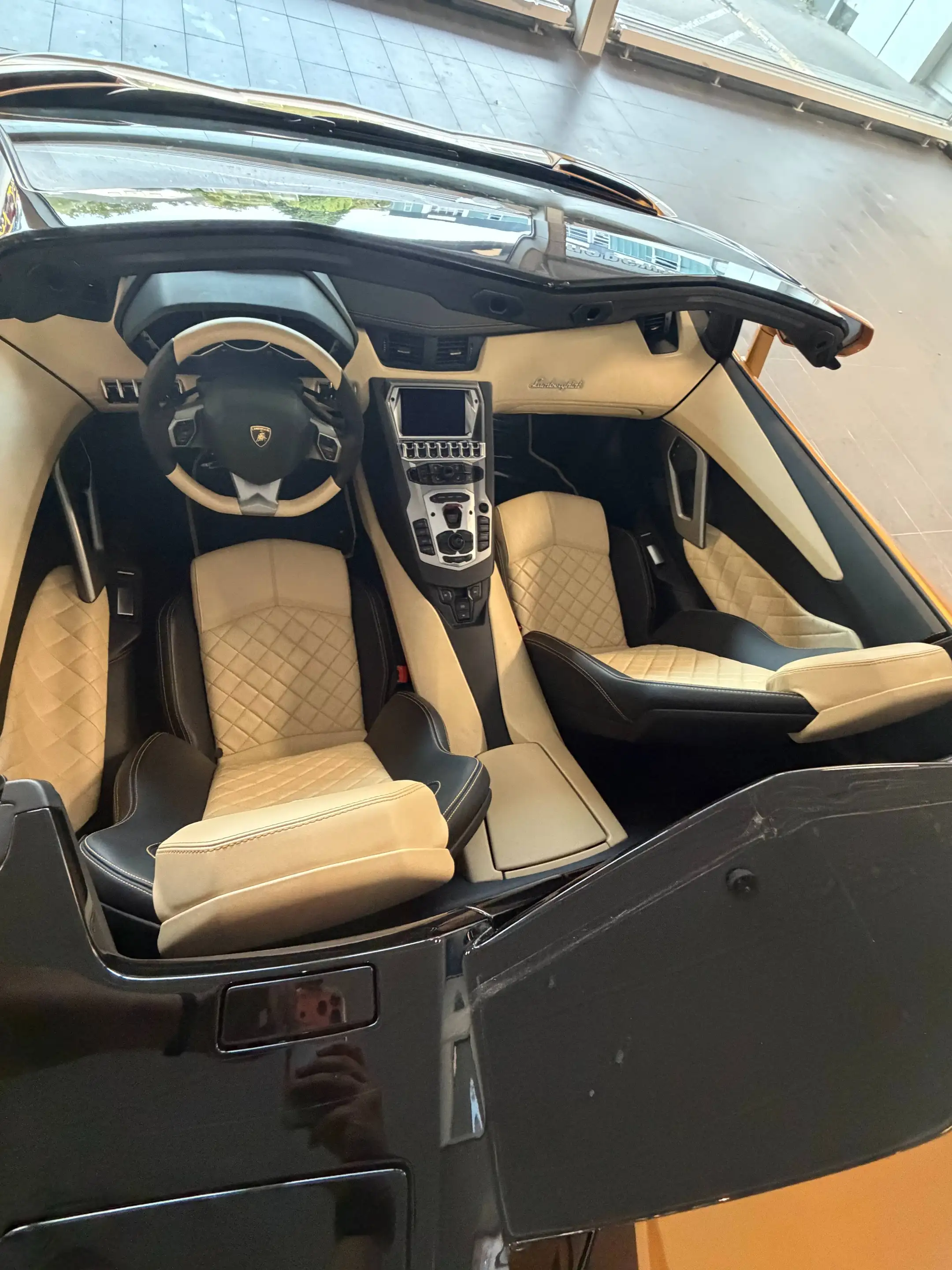 Lamborghini Aventador Lamborghini Aventador LP700-4 Roadster | 4.500 km | Lift | Kamera | Unfallfrei — photo 11