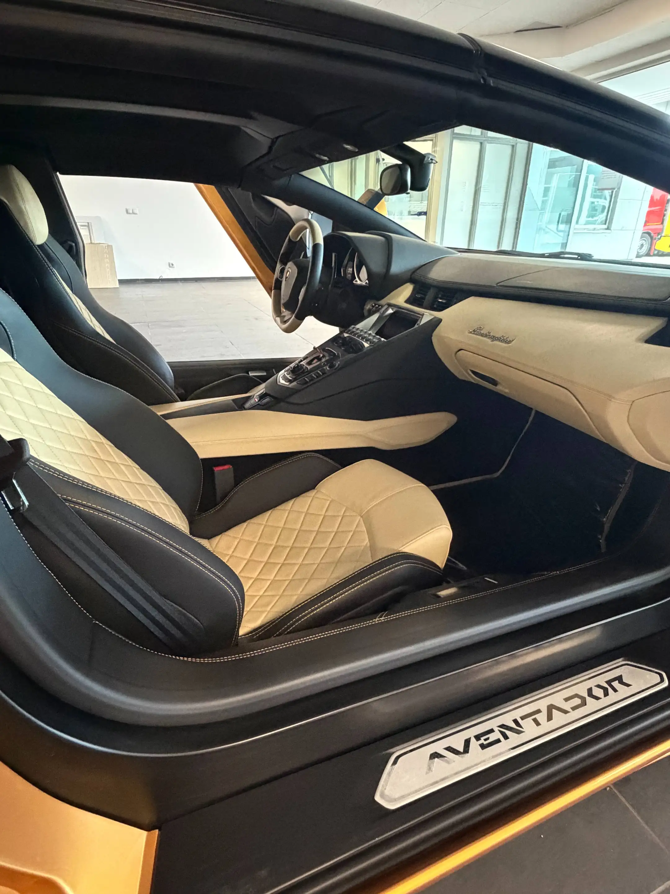 Lamborghini Aventador Lamborghini Aventador LP700-4 Roadster | 4.500 km | Lift | Kamera | Unfallfrei — photo 15