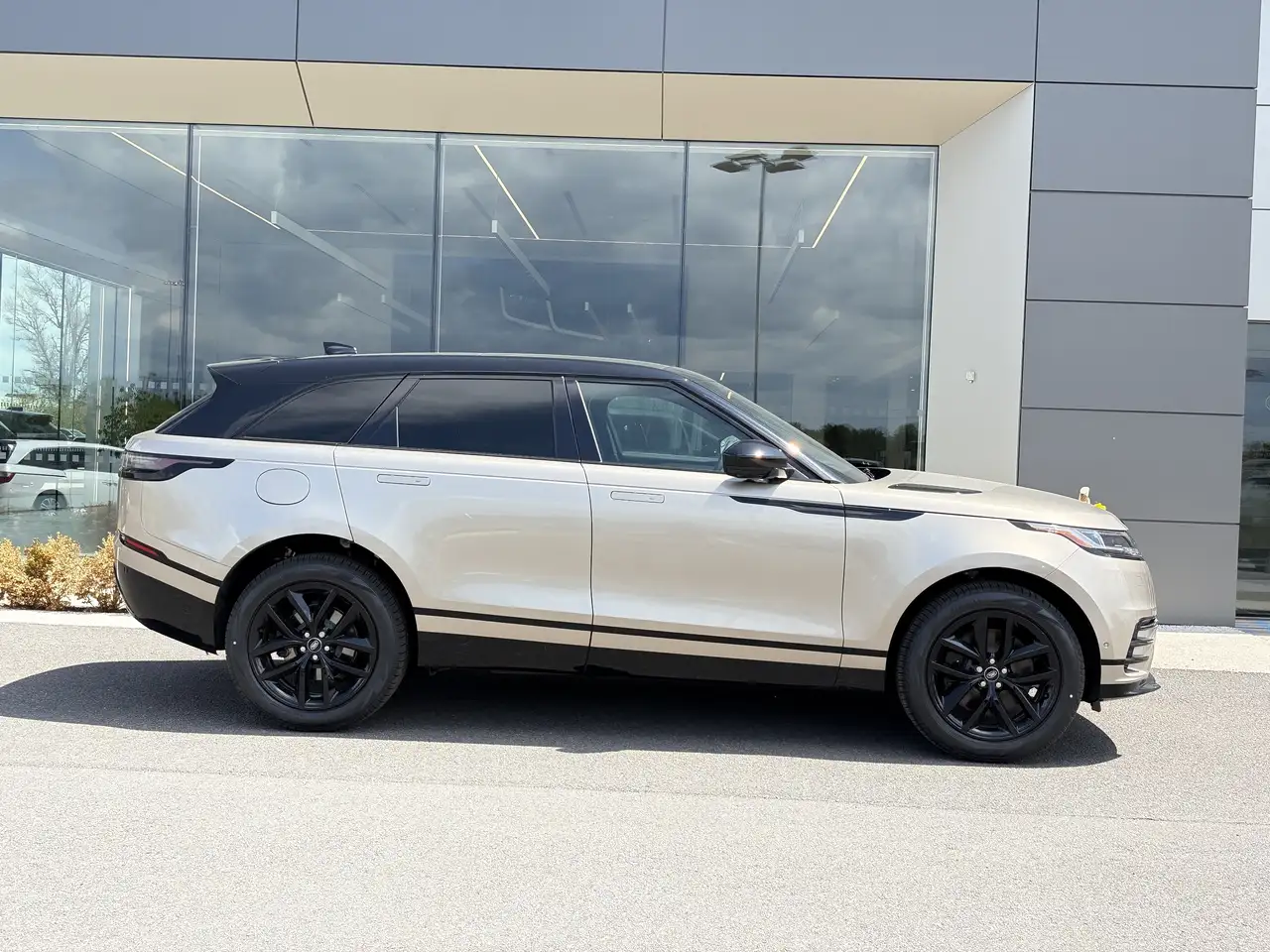 Land Rover Range Rover Velar снимка Land Rover Range Rover Velar