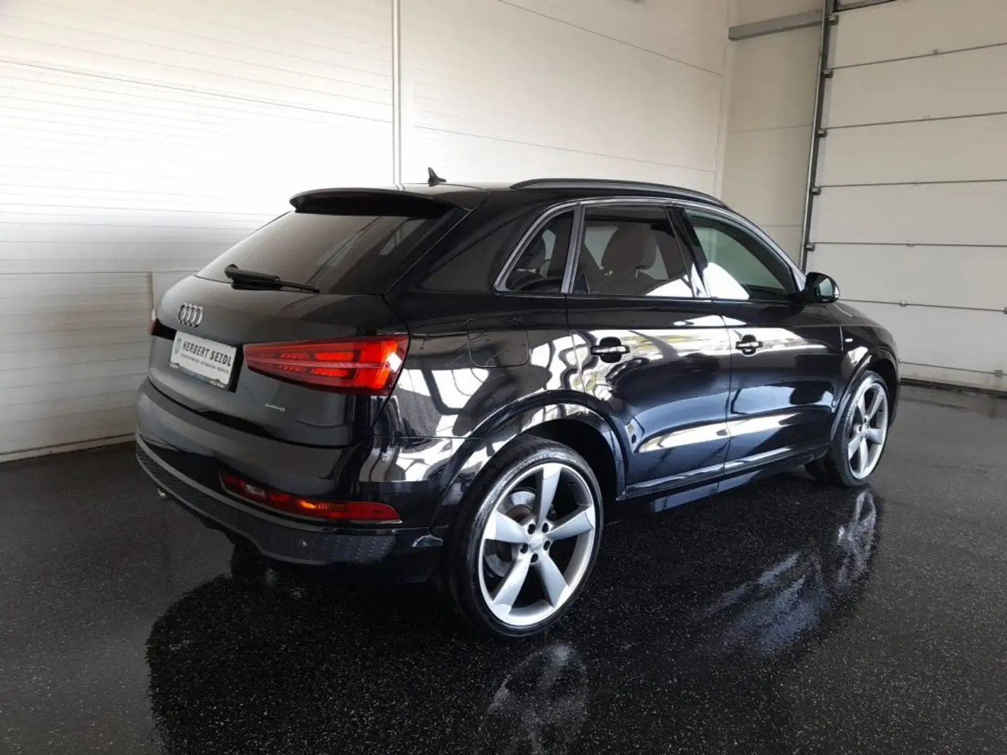 Audi Q3 S-LINE 2.0 TDI Quattro S-tr *VOLL LED & FLA / NAVI / SITZHEIZUNG / KLIMAAUT. / E-KLAPPE / AUDI SOUND* Schwarz - 2