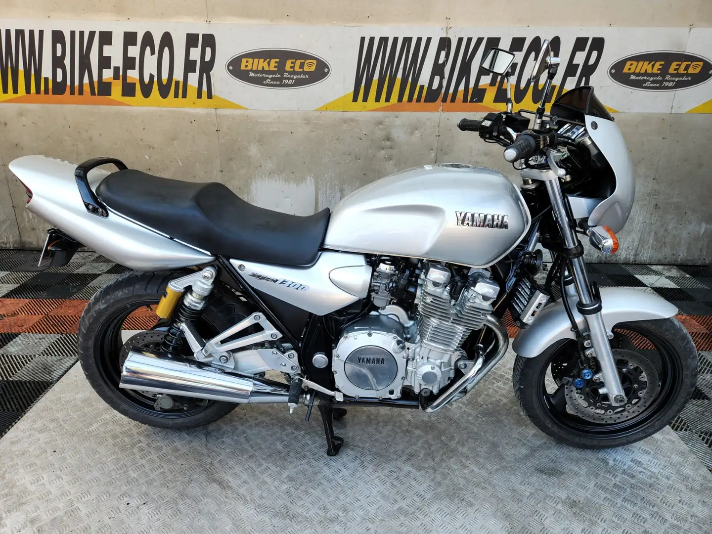 Yamaha XJR 1300 Gri - 1