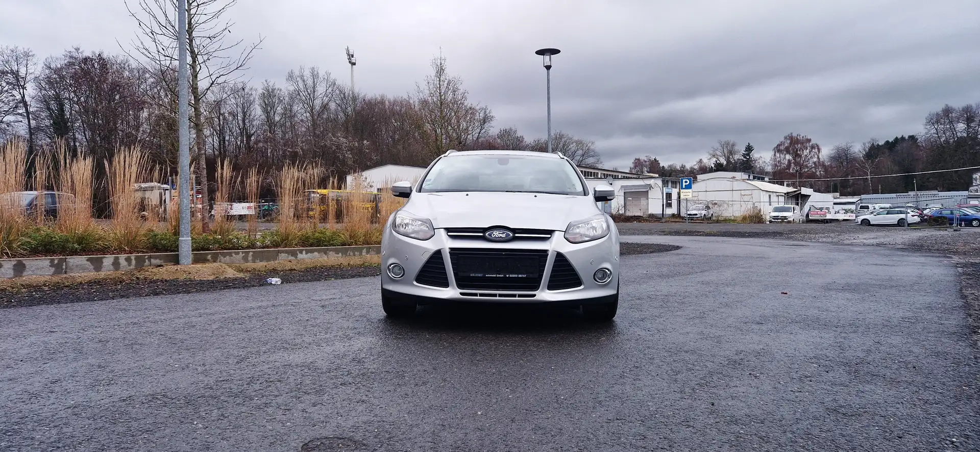 Ford Focus Titanium/1Hand/93000km/Navi/PDC vorne+hinten/Color Argent - 2