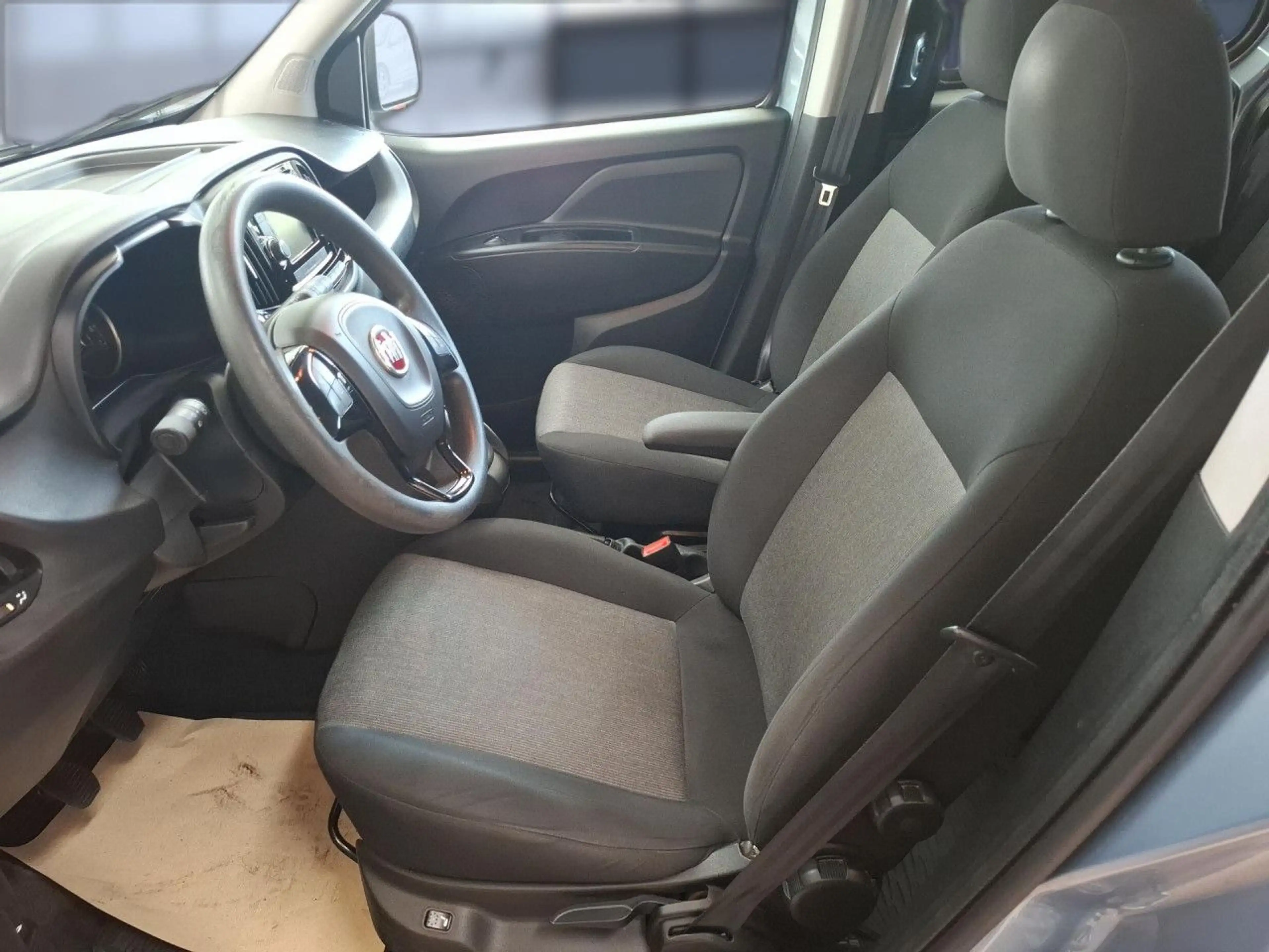 Fiat Doblo Basis Kombi 8-fach bereift Bluetooth Navi — photo 13