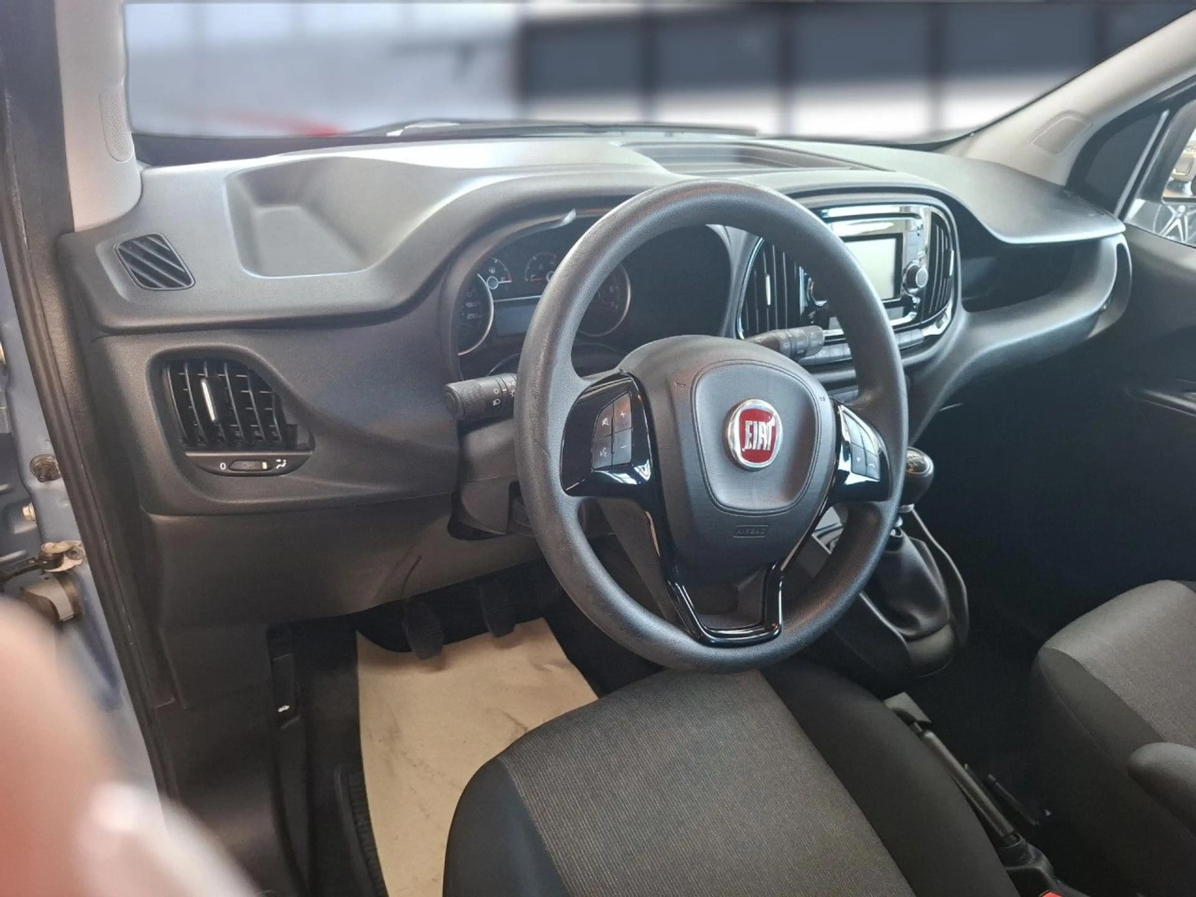 Fiat Doblo Basis Kombi 8-fach bereift Bluetooth Navi — photo 14
